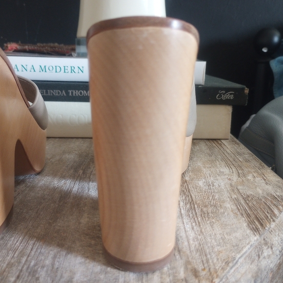 Chanel wood platform shoe - Picture 7 of 16